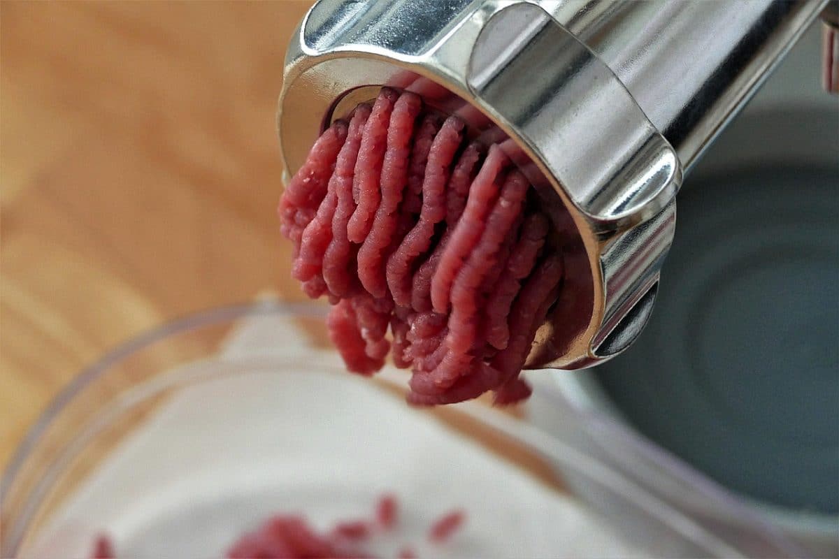 Hachoir à viande électrique ou manuel